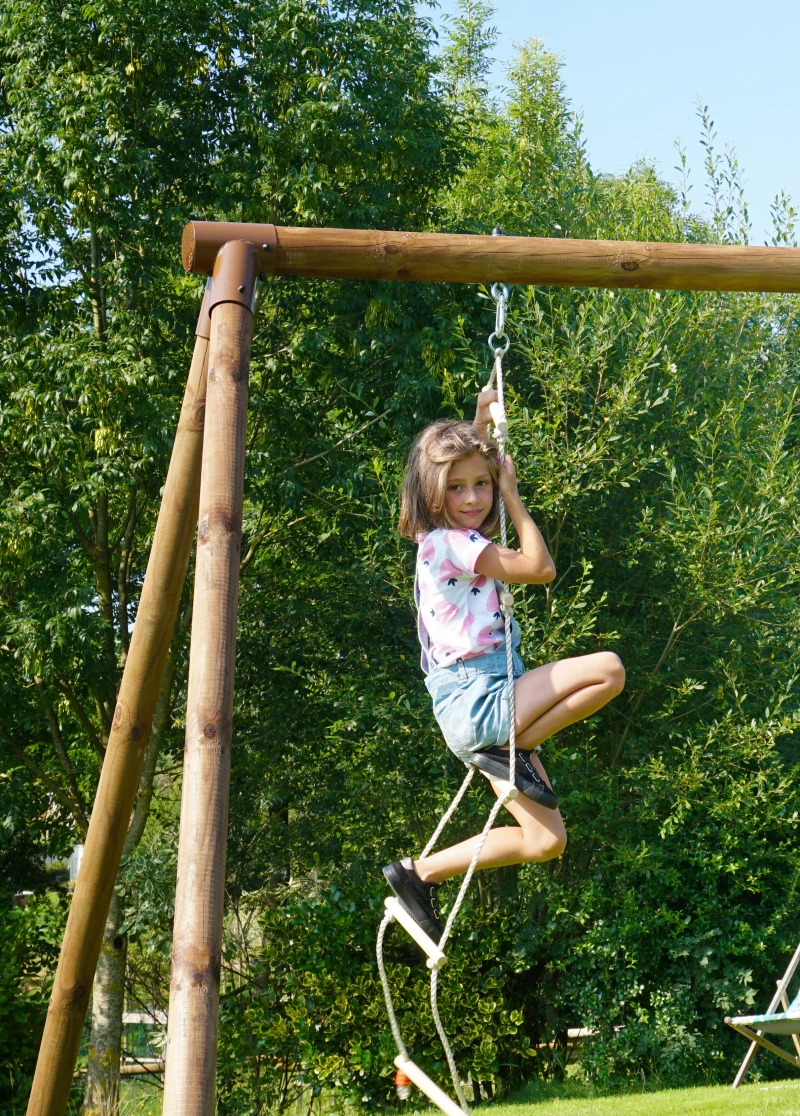 Escalera-colgante-madera-para-columpio-peldaños